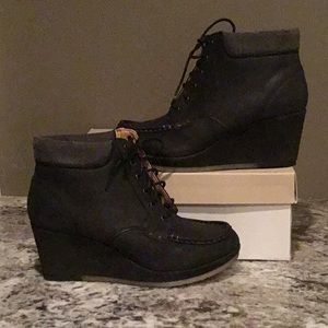 Never Worn! Clark’s Wedge Bootie